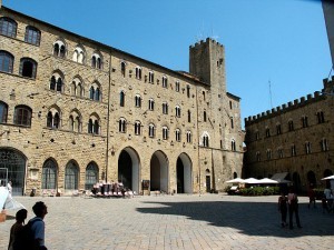 Palazzo-dei-Priori-300x225