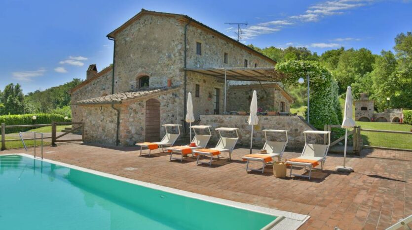 Luxury villas in Tuscany with pool
