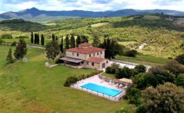 Podere Leccino Villas in Tuscany